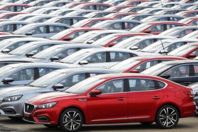 Продажи легковых автомобилей в России в 2021 году выросли на 4,3%