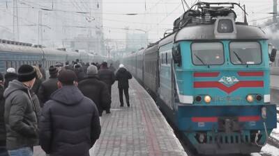 В поезде Черновцы-Одесса отваливаются полки: "Страхует ведро с одеялом", видео