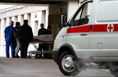 В Лесной Были из многоэтажки выпал мужчина. Пострадавший скончался в больнице - ulpravda.ru - Ульяновская - район Чердаклинский - Скончался