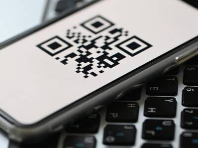 Госдума может принять закон о QR-кодах до конца января. Какие поправки в него предложили?