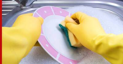 Как отмыть тарелки от желтого налета: 4 лайфхака с подручными средствами