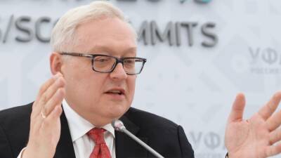 Замглавы МИД России Рябков заявил, что в ситуации с Украиной нужно дать шанс дипломатии