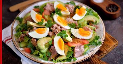 Праздничная кухня: легкий салат с тунцом и авокадо