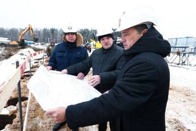 Андрей Воробьёв проверил ход строительства Московской областной детской больницы в Красногорске