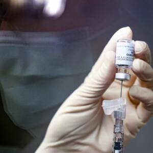 В Венгрии разрешили четвертую прививку от коронавируса