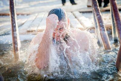 В Курской области безопасность людей на крещенских купаниях проконтролируют 400 спасателей
