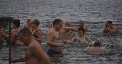 Где в Киеве искупаться в проруби на Крещение: назван список мест