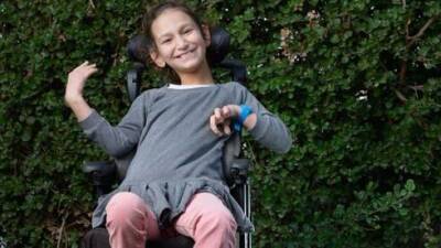 5-летняя девочка с кашлем попала в руки молодых врачей - и осталась парализованной