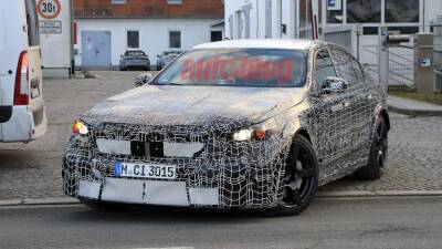 В Сети показали новый гибридный BMW M5
