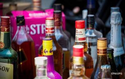 Госстат подсчитал, как за год изменились цены на алкоголь и сигареты