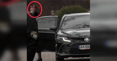 Несмотря на личный Citroen: "слуга" Третьякова ездит на автомобиле Toyota Camry комитета Рады
