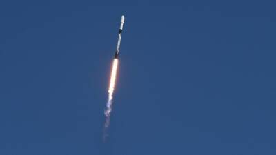 Запущенные Falcon 9 спутники начали развёртывание на орбите Земли