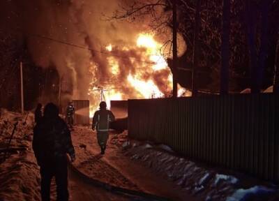 Видео: жилой частный дом выгорел дотла в Сайменском поселении