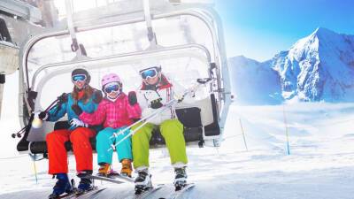 ВЦИОМ: Россияне назвали катание на горных лыжах идеальным зимним отдыхом