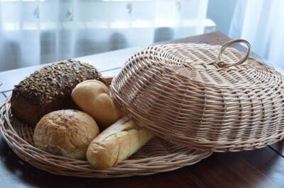 Как правильно хранить хлеб, чтобы он не зачерствел и не заплесневел