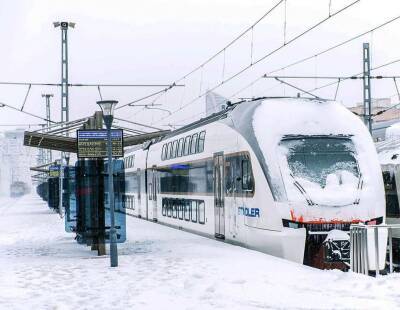 В АЖД предупредили о возможных задержках поездов из-за снежной погоды