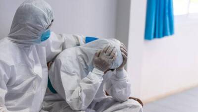 Из-за нехватки персонала: работников больниц в Израиле переводят на 12-часовые смены