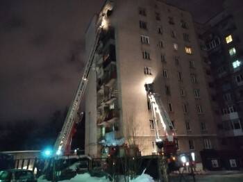 При пожаре в вологодской девятиэтажке пострадали два человека