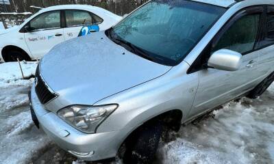В Петрозаводске из-за коммунальной аварии размыло дорогу: десятки машин застревают каждый день