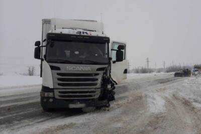 В лобовом ДТП на севере Волгоградской области погиб 53-летний водитель