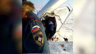 Видео с места падения экскурсионного самолета на Алтае