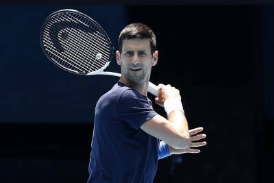 Власти Австралии приняли решение аннулировать визу Джоковича и депортировать теннисиста