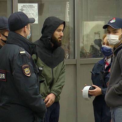 В вагонах метро Москвы усилен контроль за масочным режимом