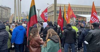 В Вильнюсе протестующие освистали руководство Литвы