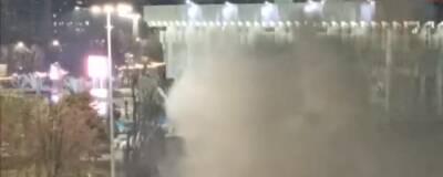 В Ташкенте на площади Дружбы загорелась военная техника