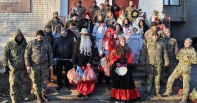 Херсонские щедрователи пришли к защитникам южного направления возле оккупированного Крыма