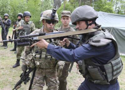 Американские спецслужбы учат украинских силовиков «убивать русских»