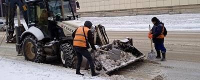 В Астрахани коммунальные службы ликвидируют последствия снегопада