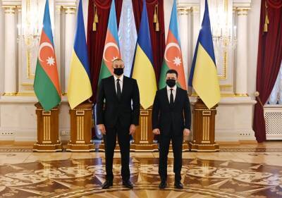 Президент Ильхам Алиев и Президент Володимир Зеленский выступили с заявлениями для прессы