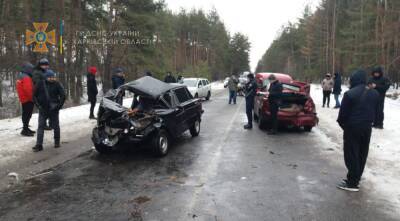 Под Харьковом произошло массовое ДТП: столкнулись 5 авто, пострадали 3 человека