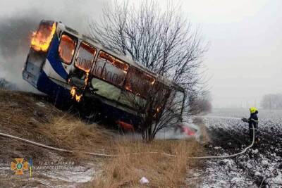 В Днепропетровской области произошло смертельное ДТП с участием автобуса: кадры с места трагедии