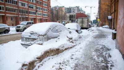 Дефицит маршруток и плохая уборка снега приводят к гигантским очередям в Мурино