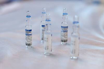Песков опроверг информацию об отмене в России бесплатной вакцинации от коронавируса