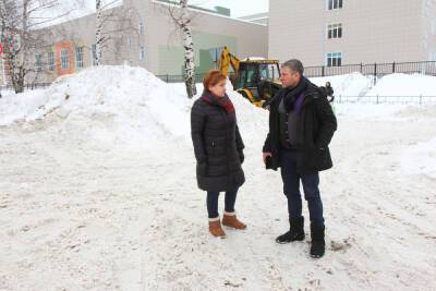 Мэр Сорокина проверила уборку снега в Октябрьском районе Рязани