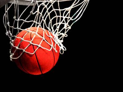 Баскетбольный клуб "Парма" обвинили в попытке сорвать матчи: игроки заболели коронавирусом