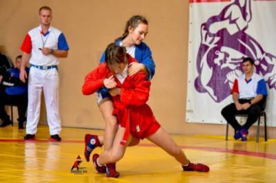 В Хабаровске проходит городской турнир по самбо