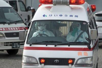 Трех абитуриентов Токийского университета ударили ножом перед экзаменом