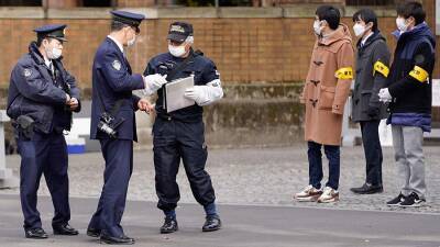 Три абитуриента университета в Японии получили ножевые ранения перед экзаменом