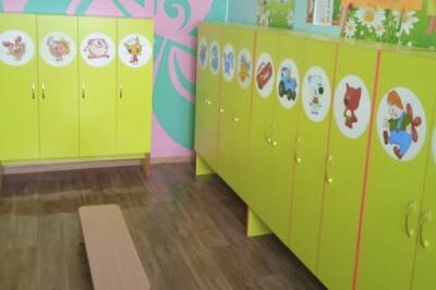 В Хабкрае осужденные сделали 23 шкаф-кабинки для детского сада