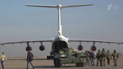Самолеты Минобороны России продолжают доставлять из Казахстана на родину миротворцев ОДКБ