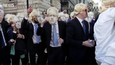 Новыми подробностями обрастает «ковидная» вечеринка премьера Великобритании Бориса Джонсона