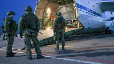 Шесть самолетов с российскими миротворцами из состава ОДКБ прибыли из Казахстана