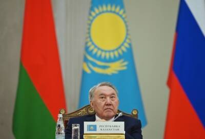 В парламенте Казахстана объяснили отставки близких к Назарбаеву людей