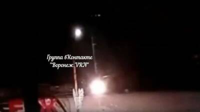 Очевидцы показали видео полыхающей проводки у Чижовского плацдарма в Воронеже