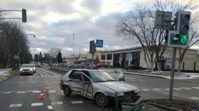 В Минске на ул.Кижеватова при столкновении двух автомобилей пострадала пассажир