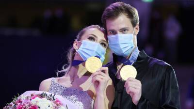 Россияне Синицина и Кацалапов выиграли золото ЧЕ в танцах на льду, Степанова и Букин вторые